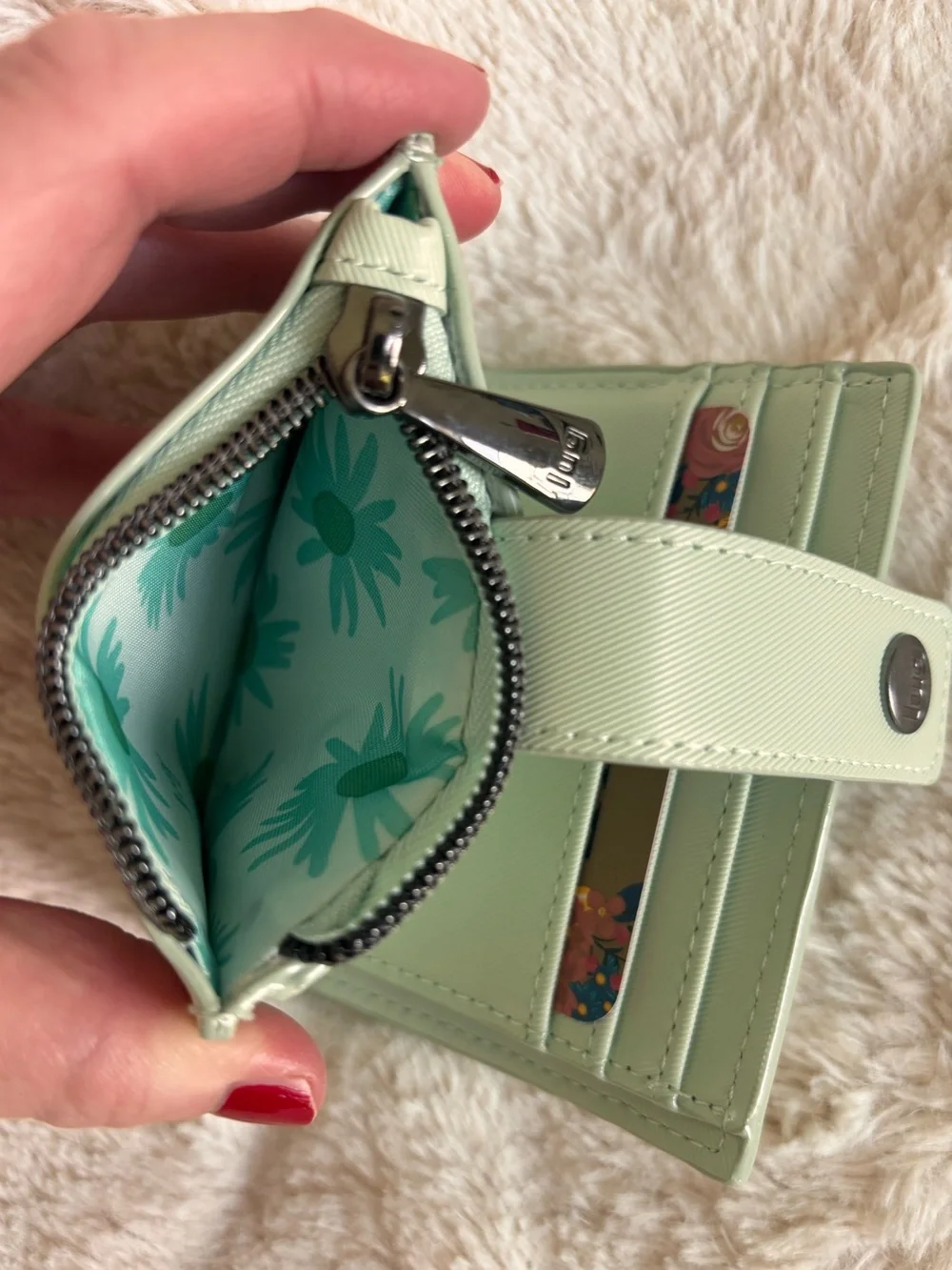 Lug Hurdle Satin Luxe VL RFID Wallet - Mist Green - Picture 5 of 10